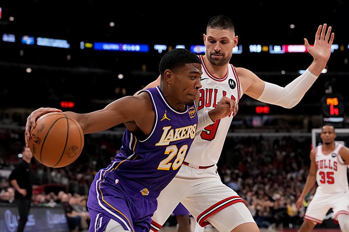 星空体育官网入口-找回手感拿下了高分！锋线大将的回暖对于湖人来说真是太关键了？